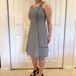 Lands End Sleeveless Scoop Neck Dress Size 4